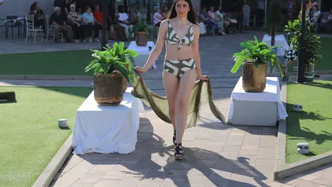 Las instalaciones del Olímpico de León se convirtieron en una pasarela improvisada con motivo del desfile Moda en la Calle, un evento que reunió a varios diseñadores de la provincia para presentar sus colecciones. Fotos: Isaac Llamazares