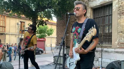 Lexploitation convierte Puerta Castillo en el corazón underground de las fiestas. La quinta edición de Lex Dance! reunió a cientos de personas en una jornada vibrante que consagró el evento como uno de los grandes atractivos culturales del verano leonés. Fotos: A.F. Reca