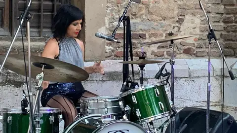 Lexploitation convierte Puerta Castillo en el corazón underground de las fiestas. La quinta edición de Lex Dance! reunió a cientos de personas en una jornada vibrante que consagró el evento como uno de los grandes atractivos culturales del verano leonés. Fotos: A.F. Reca