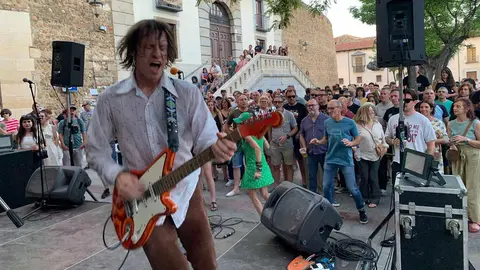 Lexploitation convierte Puerta Castillo en el corazón underground de las fiestas. La quinta edición de Lex Dance! reunió a cientos de personas en una jornada vibrante que consagró el evento como uno de los grandes atractivos culturales del verano leonés. Fotos: A.F. Reca