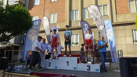 Éxito del Trofeo San Juan de Ciclismo Escolar en León.
