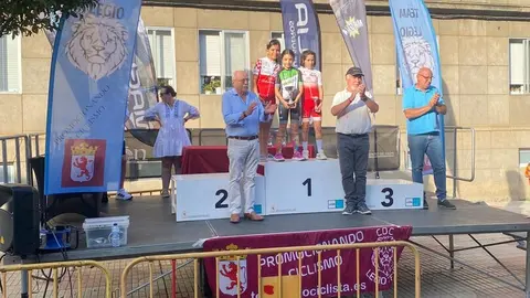 Éxito del Trofeo San Juan de Ciclismo Escolar en León.