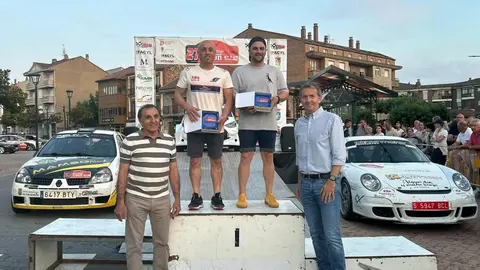 El XXVII Rallye de León corona a Emilio Arias y Enrique Velasco en una edición de vértigo y máxima competitividad  Alta participación, tramos exigentes y emoción hasta el final marcaron una intensa jornada de motor en La Robla, que volvió a ser epicentro del automovilismo leonés.