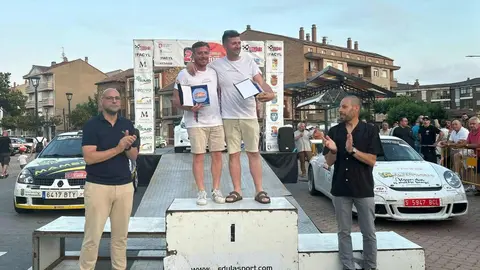 El XXVII Rallye de León corona a Emilio Arias y Enrique Velasco en una edición de vértigo y máxima competitividad  Alta participación, tramos exigentes y emoción hasta el final marcaron una intensa jornada de motor en La Robla, que volvió a ser epicentro del automovilismo leonés.
