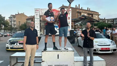 El XXVII Rallye de León corona a Emilio Arias y Enrique Velasco en una edición de vértigo y máxima competitividad  Alta participación, tramos exigentes y emoción hasta el final marcaron una intensa jornada de motor en La Robla, que volvió a ser epicentro del automovilismo leonés.