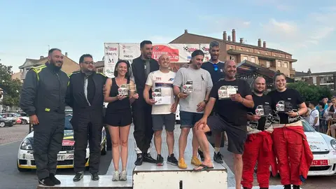 El XXVII Rallye de León corona a Emilio Arias y Enrique Velasco en una edición de vértigo y máxima competitividad  Alta participación, tramos exigentes y emoción hasta el final marcaron una intensa jornada de motor en La Robla, que volvió a ser epicentro del automovilismo leonés.