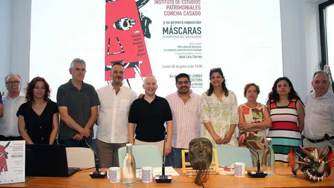 El investigador mexicano José Luis Correa presenta la primera exposición del Instituto de Estudios Patrimoniales Concha Casado. Foto: Peio García