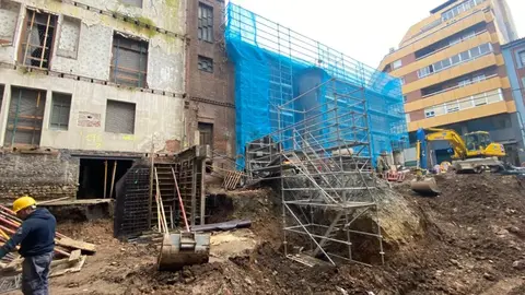 El nuevo instituto de columna que transformará la ciudad en referencia médica internacional ya deja ver su diseño final. El histórico palacete neomudéjar de la calle Alcázar de Toledo acogerá en unos meses un centro pionero en Europa para el tratamiento integral de la patología vertebral compleja Fotos: Arold Arquitectura