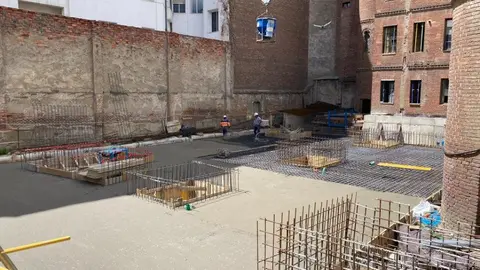 El nuevo instituto de columna que transformará la ciudad en referencia médica internacional ya deja ver su diseño final. El histórico palacete neomudéjar de la calle Alcázar de Toledo acogerá en unos meses un centro pionero en Europa para el tratamiento integral de la patología vertebral compleja Fotos: Arold Arquitectura