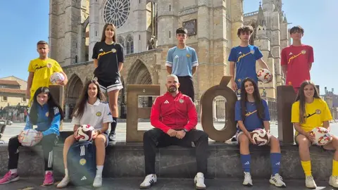 Imagen de las nuevas equipaciones del Olímpico de León.