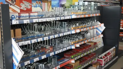 Los mejores suministros industriales, artículos de ferretería, maquinaria y materiales industriales al mejor precio y con las mejores ofertas llegan a León de la mano de Mundo Industria. Mundo Industria (Alto del Portillo, kilómetro 320,5; nave 2, 24227; Valdelafuente, León).