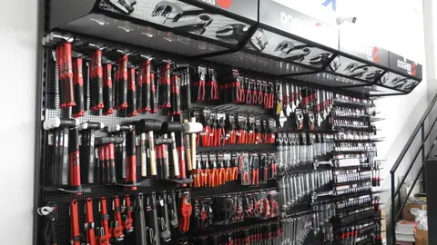 Los mejores suministros industriales, artículos de ferretería, maquinaria y materiales industriales al mejor precio y con las mejores ofertas llegan a León de la mano de Mundo Industria. Mundo Industria (Alto del Portillo, kilómetro 320,5; nave 2, 24227; Valdelafuente, León).