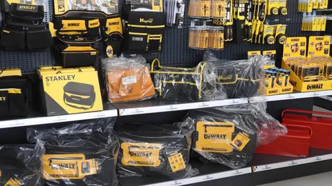 Los mejores suministros industriales, artículos de ferretería, maquinaria y materiales industriales al mejor precio y con las mejores ofertas llegan a León de la mano de Mundo Industria. Mundo Industria (Alto del Portillo, kilómetro 320,5; nave 2, 24227; Valdelafuente, León).