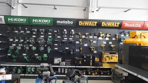 Los mejores suministros industriales, artículos de ferretería, maquinaria y materiales industriales al mejor precio y con las mejores ofertas llegan a León de la mano de Mundo Industria. Mundo Industria (Alto del Portillo, kilómetro 320,5; nave 2, 24227; Valdelafuente, León).