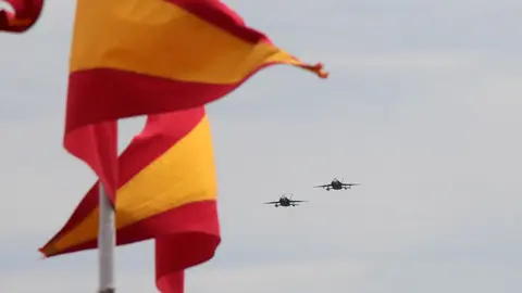 El jefe de Estado Mayor del Ejército del Aire y del Espacio, Francisco Braco Carbó, preside el acto de entrega de Reales Despachos a los sargentos de la XXXIII promoción de la Academia Básica del Aire y del Espacio, con la asistencia del presidente de las Cortes, Carlos Pollán y el consejero de Medio Ambiente, Juan Carlos Suárez Quiñones. Fotos: Peio García