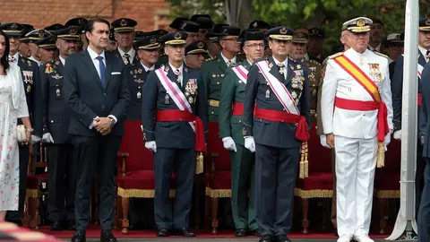 El jefe de Estado Mayor del Ejército del Aire y del Espacio, Francisco Braco Carbó, preside el acto de entrega de Reales Despachos a los sargentos de la XXXIII promoción de la Academia Básica del Aire y del Espacio, con la asistencia del presidente de las Cortes, Carlos Pollán y el consejero de Medio Ambiente, Juan Carlos Suárez Quiñones. Fotos: Peio García