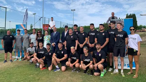 El Aero Club de León ha sido el escenario esta semana del primer Campus de la Academia Atlético de Madrid, una iniciativa deportiva que ha reunido a 150 niños y niñas que han tenido la oportunidad de aprender y entrenar siguiendo la metodología oficial del club colchonero.