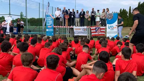El Aero Club de León ha sido el escenario esta semana del primer Campus de la Academia Atlético de Madrid, una iniciativa deportiva que ha reunido a 150 niños y niñas que han tenido la oportunidad de aprender y entrenar siguiendo la metodología oficial del club colchonero.