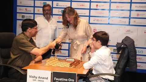 La rectora de la ULE, Nuria González fue la encargada de abrir la semifinal del Magistral Ciudad de León.