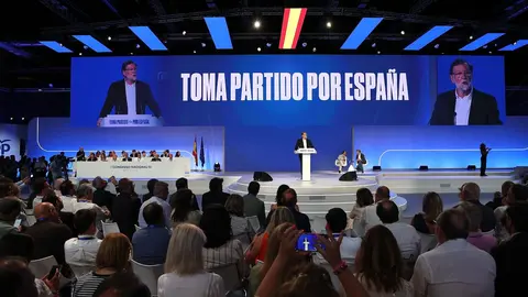 Primera jornada del 21 Congreso Nacional del Partido Popular con euforia en la delegación de Castilla y León y destacada presencia de la leonesa Ester Muñoz. Foto: Juan Lázaro