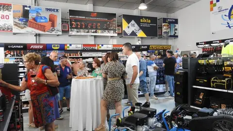 Mundo Industria se estrena en León con una presentación multitudinaria y abre sus puertas este lunes. Fotos: M.A. García