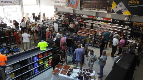 Mundo Industria se estrena en León con una presentación multitudinaria y abre sus puertas este lunes. Fotos: M.A. García