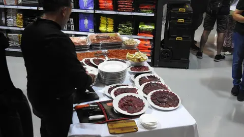 Mundo Industria se estrena en León con una presentación multitudinaria y abre sus puertas este lunes. Fotos: M.A. García
