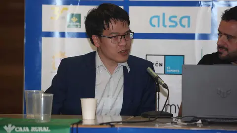 La segunda semifinal de la XXXVIII edición del Torneo Magistral de Ajedrez Ciudad de León enfrenta al GM leonés Jaime Santos contra el durísimo GM vietnamita Lê Quang Liêm. Foto: Luque