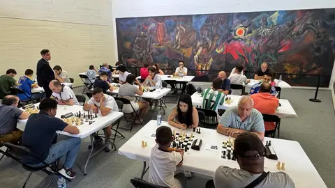 La segunda semifinal de la XXXVIII edición del Torneo Magistral de Ajedrez Ciudad de León enfrenta al GM leonés Jaime Santos contra el durísimo GM vietnamita Lê Quang Liêm. Foto: Luque