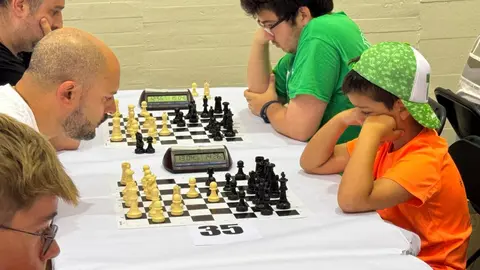La segunda semifinal de la XXXVIII edición del Torneo Magistral de Ajedrez Ciudad de León enfrenta al GM leonés Jaime Santos contra el durísimo GM vietnamita Lê Quang Liêm. Foto: Luque