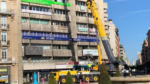 La gran publicidad que corona el Complejo Santo Domingo cambia para actualizarse este domingo.