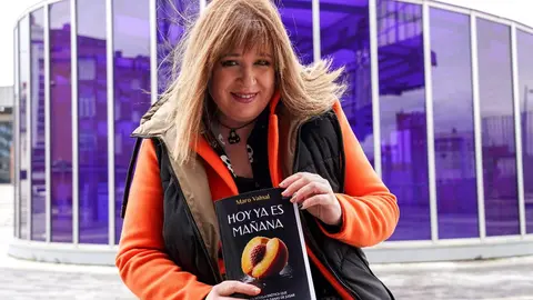Los autores de la novela ‘Hoy ya es mañana’, Ana Rocío Madruga y Marcos Castro Morán. Foto: Campillo