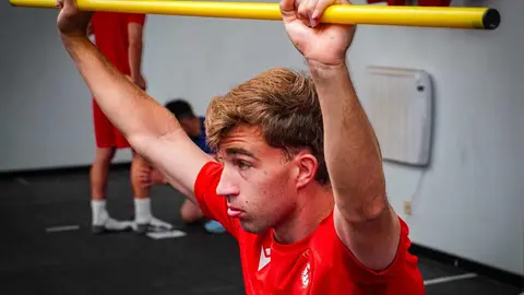 El equipo leonés inicia su preparación física en el gimnasio y entrena por la tarde en Puente Castro, con presencia de la directiva y el cuerpo técnico. Foto: CyDLeonesa