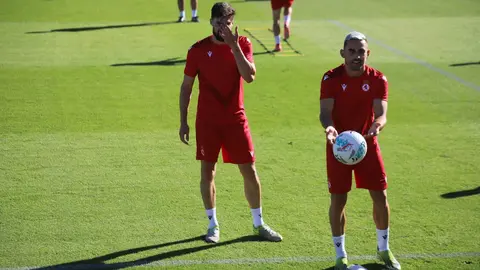 Raúl Llona marca el rumbo de la nueva temporada en Segunda División y pide paciencia ante un mercado lento pero firme: 