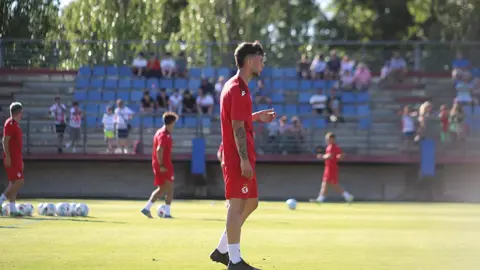 Raúl Llona marca el rumbo de la nueva temporada en Segunda División y pide paciencia ante un mercado lento pero firme: 