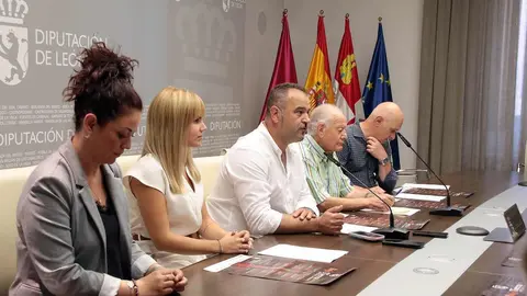 El festival ‘Bajo Tierra’ desciende al subsuelo leonés con 83 funciones en bodegas y un castillo. Ocho compañías nacionales e internacionales transformarán seis municipios de León en escenarios teatrales del 31 de julio al 5 de agosto. La iniciativa, impulsada por la Diputación y Eje Producciones, une arte, patrimonio y cultura popular. Foto: Peio García