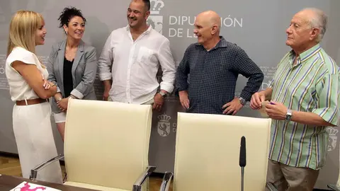 El festival ‘Bajo Tierra’ desciende al subsuelo leonés con 83 funciones en bodegas y un castillo. Ocho compañías nacionales e internacionales transformarán seis municipios de León en escenarios teatrales del 31 de julio al 5 de agosto. La iniciativa, impulsada por la Diputación y Eje Producciones, une arte, patrimonio y cultura popular. Foto: Peio García