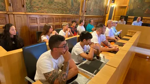 Ayuntamiento y Diputación reciben a luchadores y autoridades en el marco del Congreso Internacional de Artes Marciales y Deportes de Combate