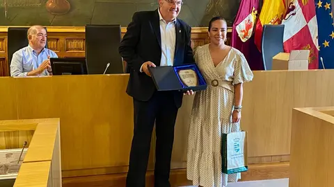 Ayuntamiento y Diputación reciben a luchadores y autoridades en el marco del Congreso Internacional de Artes Marciales y Deportes de Combate