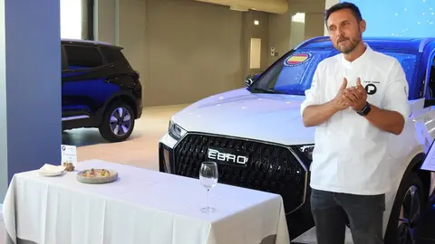 La ciudad de León cuenta ya oficialmente con un nuevo concesionario de la renacida marca EBRO. Desde este jueves, EBRO Leomotor León opera como concesionario oficial en Avenida Madrid, 116, en unas modernas instalaciones que ya han comenzado la entrega de vehículos y donde puede visitarse una amplia exposición de modelos SUV de la firma.