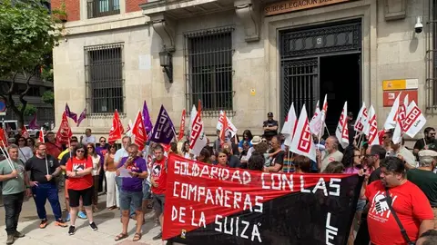 Concentración en apoyo a la liberación de las '6 de la Suiza' este viernes en León. Foto: A.F.R.
