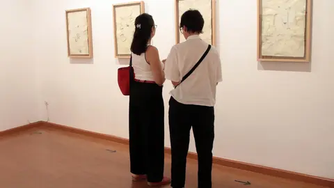 El Centro Leonés de Arte acoge la muestra ‘Antonio Gamoneda y Javier Fernández de Molina, territorio de diálogo’. Foto: Peio García