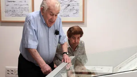 El Centro Leonés de Arte acoge la muestra ‘Antonio Gamoneda y Javier Fernández de Molina, territorio de diálogo’. Foto: Peio García