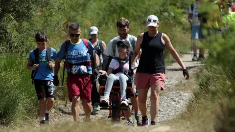 La Asociación Club de Producto Caminos Trashumantes, con la colaboración de la Junta Vecinal de Salamón y el Club de Montaña Pandetrave, organizan la jornada ‘Trashumancia sin barreras’. Foto: Peio García