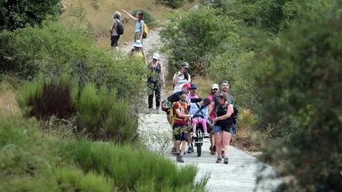 La Asociación Club de Producto Caminos Trashumantes, con la colaboración de la Junta Vecinal de Salamón y el Club de Montaña Pandetrave, organizan la jornada ‘Trashumancia sin barreras’. Foto: Peio García
