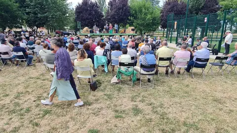 Vega de los Árboles vive un julio de jazz con conciertos al aire libre, lleno total en sus dos primeras citas y artistas de primera línea como Blue Trane, Cova Villegas, Rubén Díaz Quintet y Sonya Rubín. En la imagen, la brillante jornada musical de este sábado.