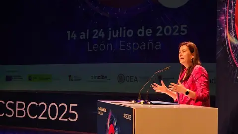 El secretario de Estado de Telecomunicaciones e Infraestructuras Digitales, Antonio Hernando Vera, preside la inauguración de la décima edición del Cybersecurity Summer BootCamp 2025. También participan la secretaria ejecutiva del Comité Interamericano contra el Terrorismo de la Organización de Estados Americanos, Alison August Treppel; la embajadora observadora permanente de la OEA, Carmen Montón; el director general del Instituto Nacional de Ciberseguridad, Félix Barrio, y el alcalde de León, José Antonio Diez. Foto: Incibe