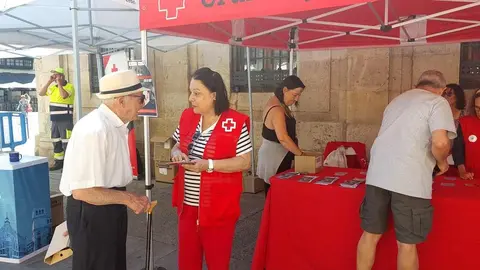 Ante las altas temperaturas que afectan a la provincia de León, Cruz Roja y Aguas de León han puesto en marcha la campaña ‘En guardia contra el calor’, con el objetivo de sensibilizar a la población y fomentar hábitos saludables que ayuden a prevenir los efectos negativos del calor extremo, especialmente en los colectivos más vulnerables.