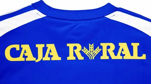 La SD Ponferradina ha presentado en redes sociales sus nuevas equipaciones para la próxima temporada, sorprendiendo a sus seguidores con un enfoque cargado de simbolismo y orgullo regional.