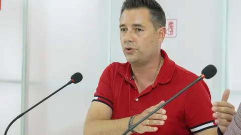 El secretario de Organización del Partido Socialista de Castilla y León, Daniel de la Rosa, mantiene una reunión de trabajo con el secretario de Organización del PSOE de León, Daniel San José. Foto: Campillo